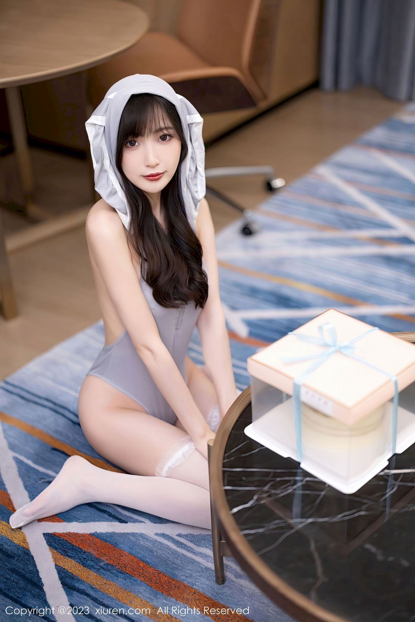 [秀人XiuRen] No.6762 模特林星阑 – 开叉服饰+白色丝袜性感写真-瞬颜部落