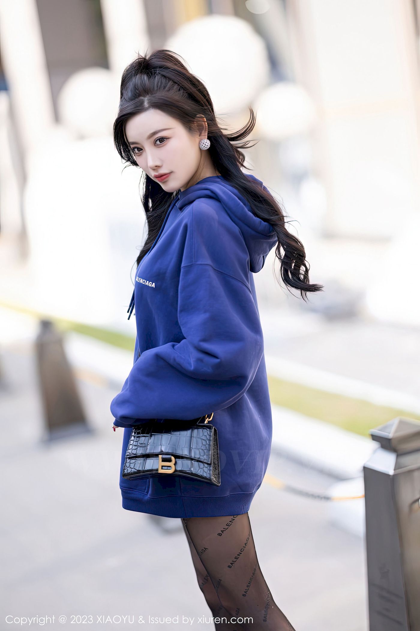 [语画界XIAOYU] Vol.946 女神杨晨晨Yome – 蓝色外套+魅惑黑丝私房写真-瞬颜部落