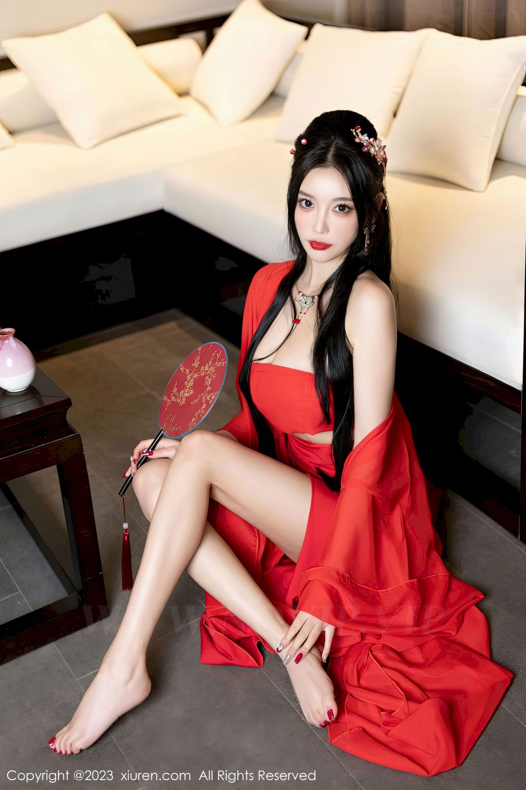 [秀人XiuRen] No.6149 女神杨晨晨Yome – 半透红色丝绸洁白如玉海南岛旅拍-瞬颜部落