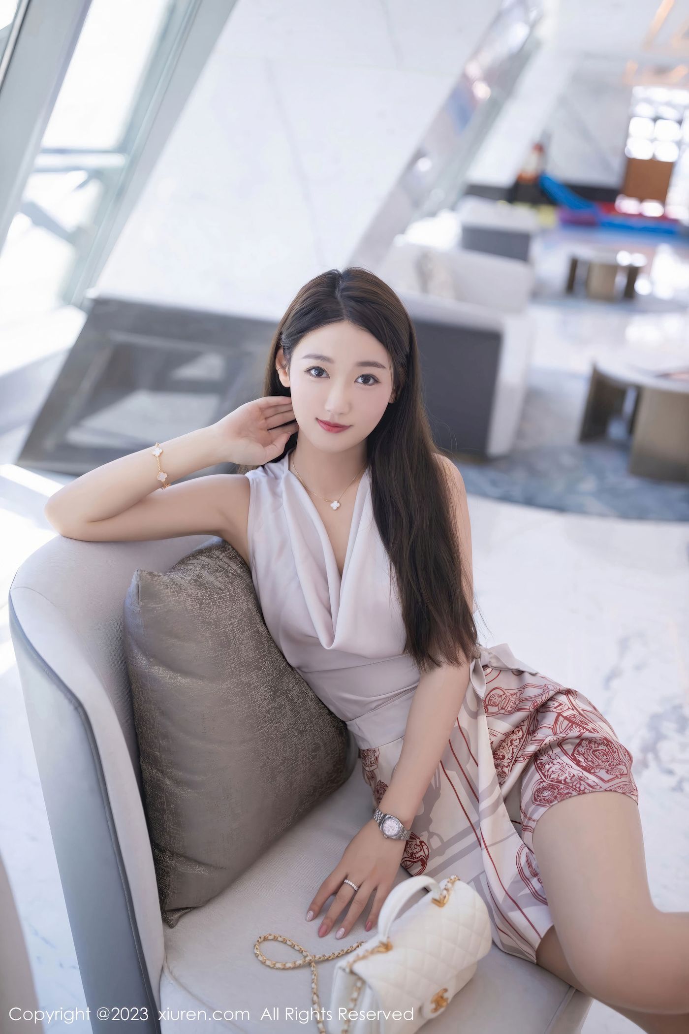 图片[10]-[秀人XiuRen] No.7264 唐安琪 – 淡粉上衣+诱人灰丝珠三角旅拍-瞬颜部落