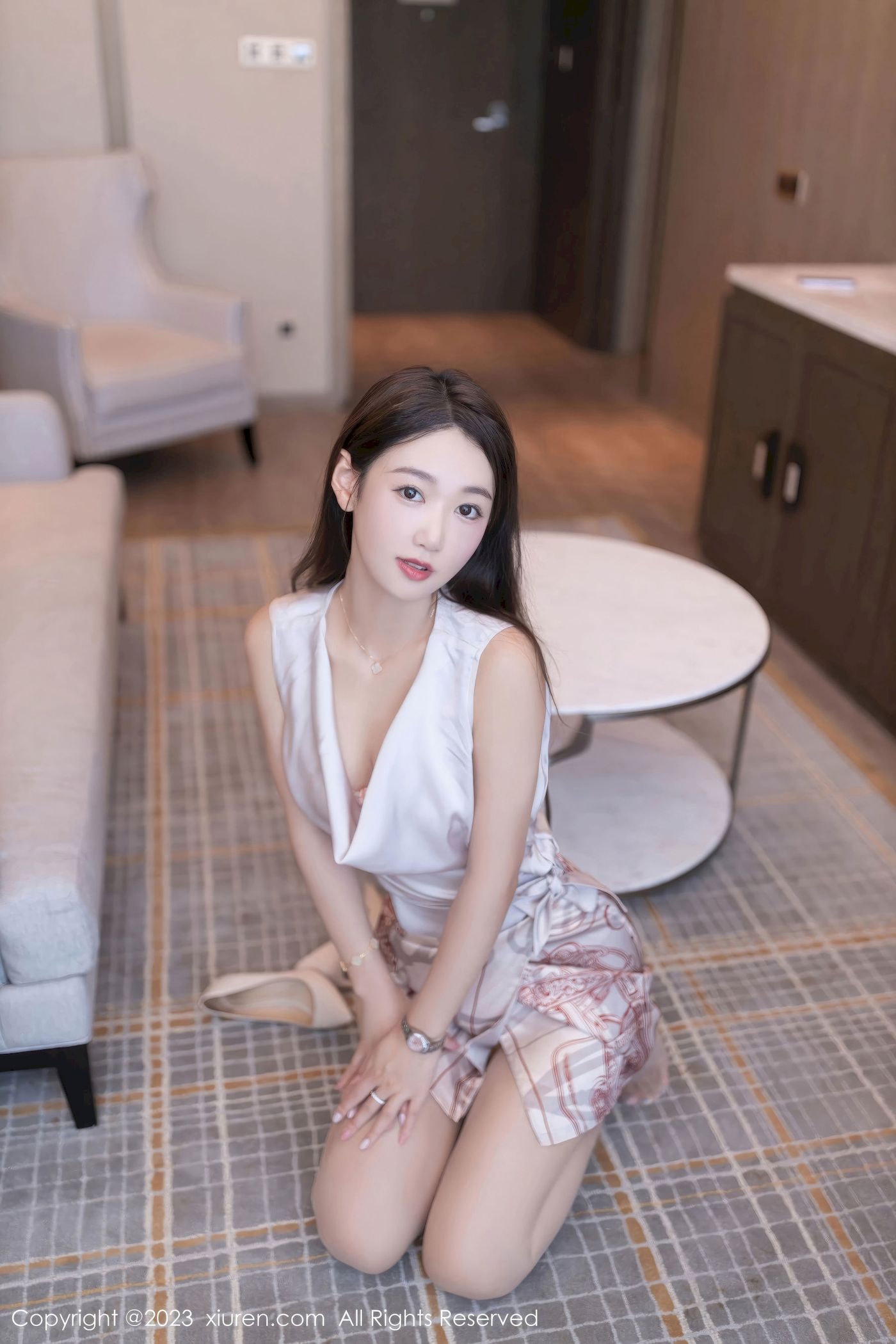 图片[35]-[秀人XiuRen] No.7264 唐安琪 – 淡粉上衣+诱人灰丝珠三角旅拍-瞬颜部落