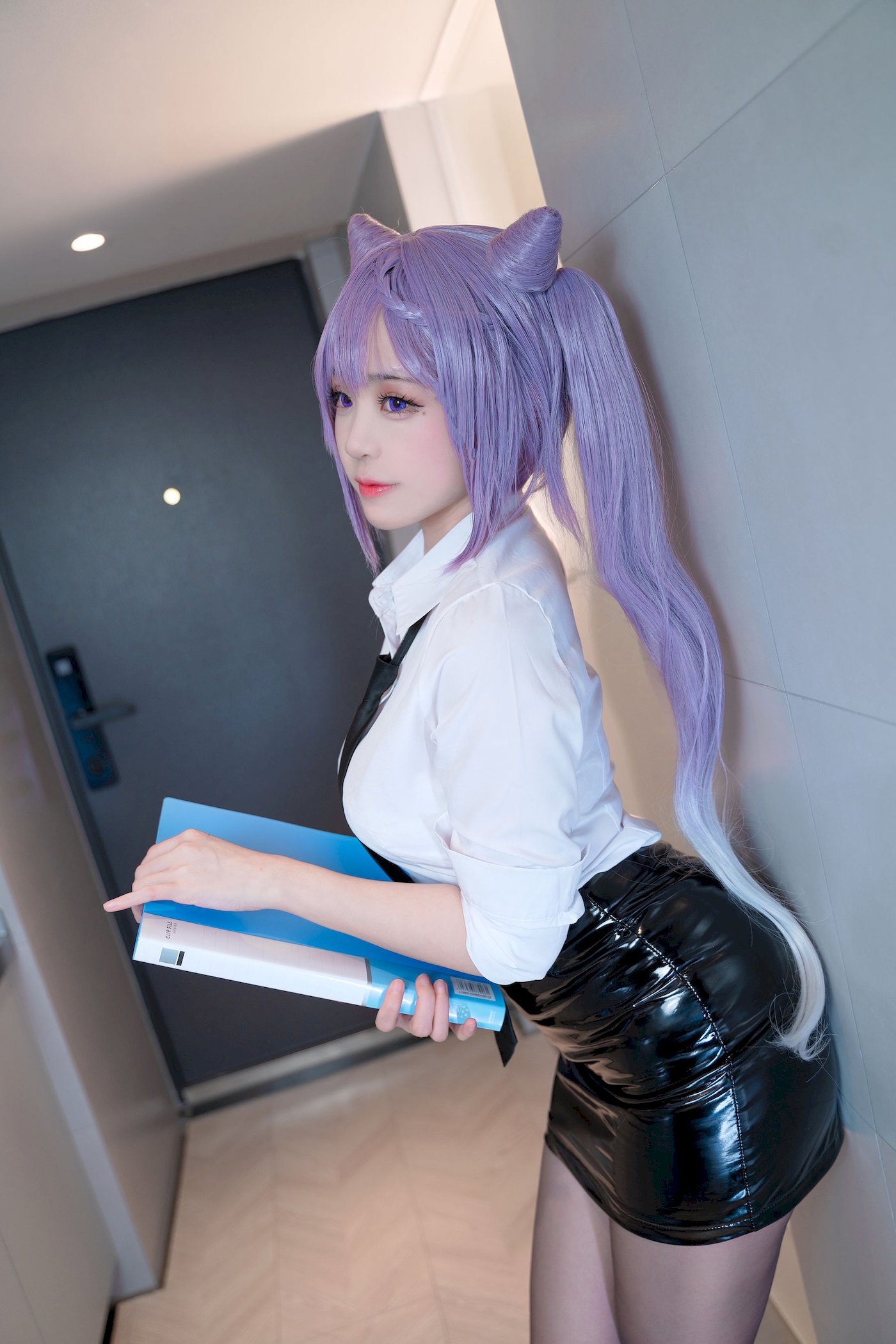邻家少女miko酱ww黑丝美腿职场OL白领风格清纯写真 – 美女 –-瞬颜部落