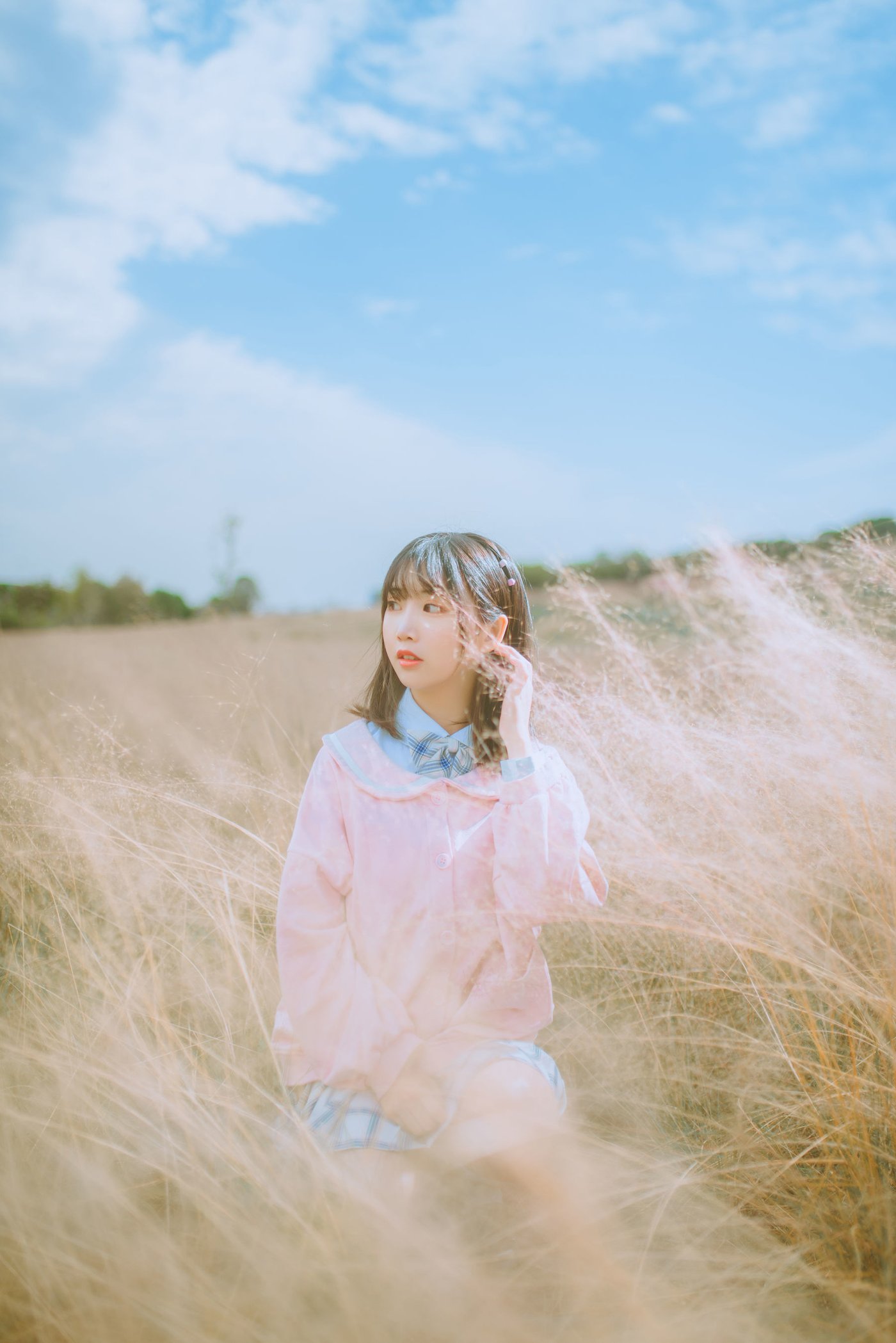 清新软妹面饼仙儿JK制服粉黛草场景粉色风格户外写真 – 美女 –-瞬颜部落