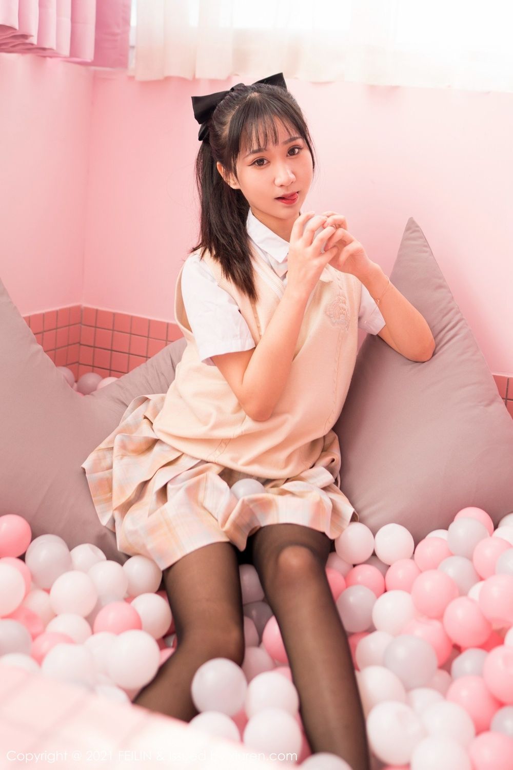 嗲囡囡美女模特小果冻儿jelly兔耳装与黑丝制服系列性感写真-御萝部落-瞬颜部落