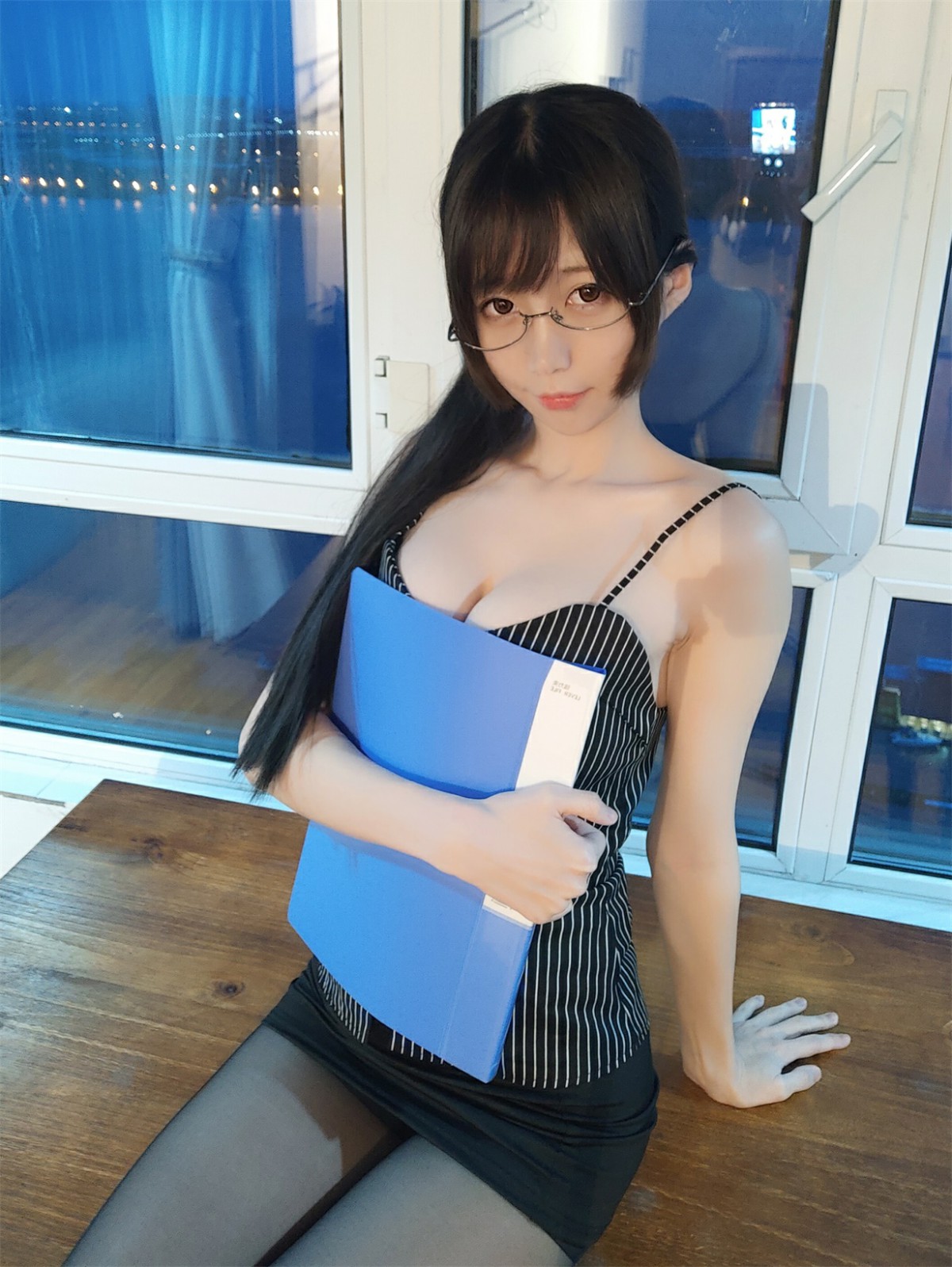 [Cosplay]NAGISA魔物喵–自摄系列 NO.001 专属秘书 – COSPLAY-瞬颜部落