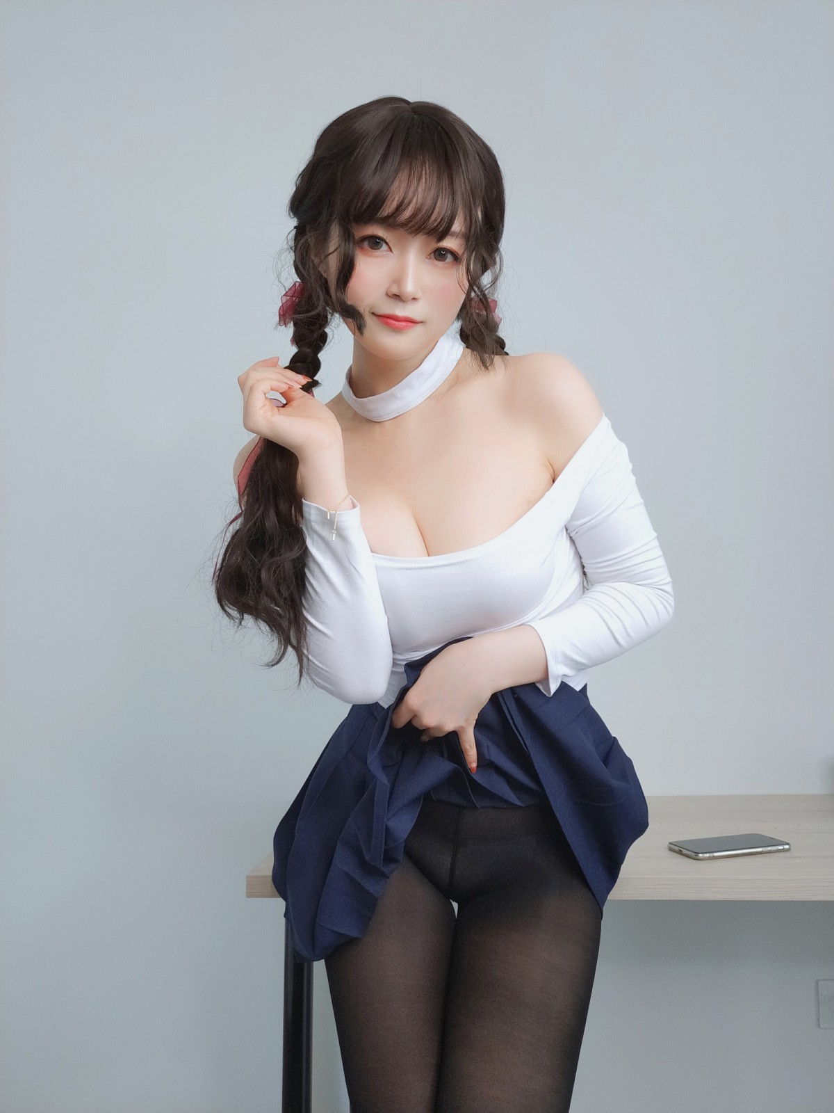 Coser小姐姐白银 – 邻家大姐姐的黑丝 – COSPLAY-瞬颜部落