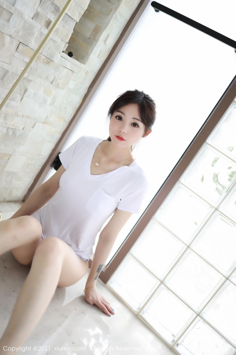 秀人网美女模特佘贝拉bella运动装与浴室系列西双版纳旅拍-御萝部落-瞬颜部落