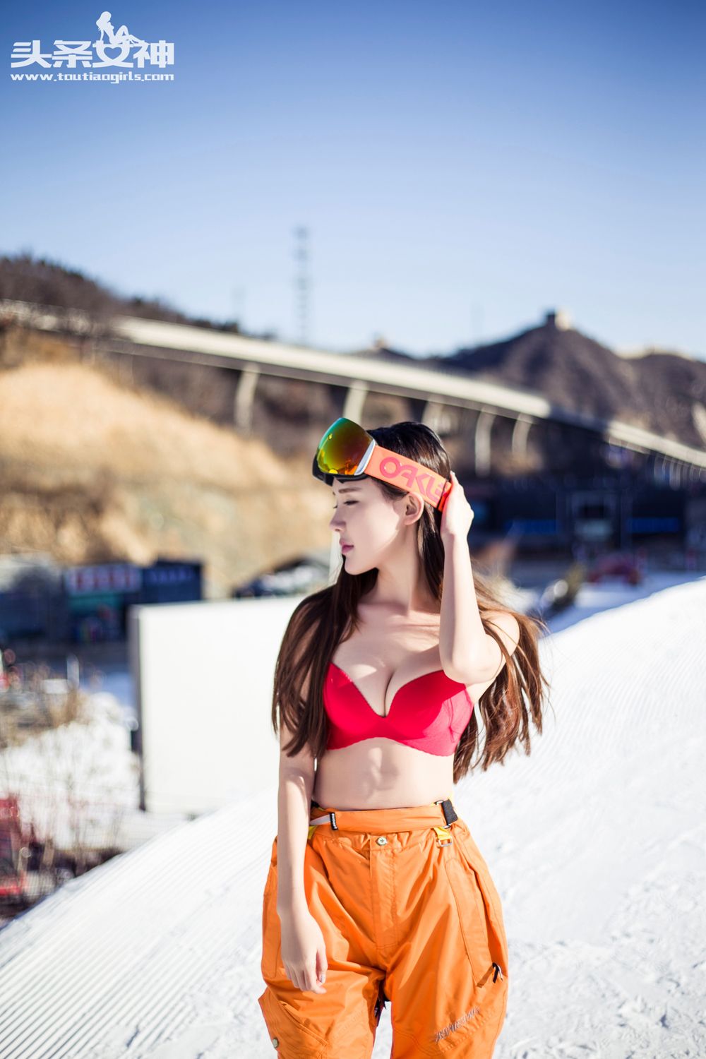 头条女神崔昭妍雪地坚挺美胸性感身材内衣诱惑写真-御萝部落-瞬颜部落