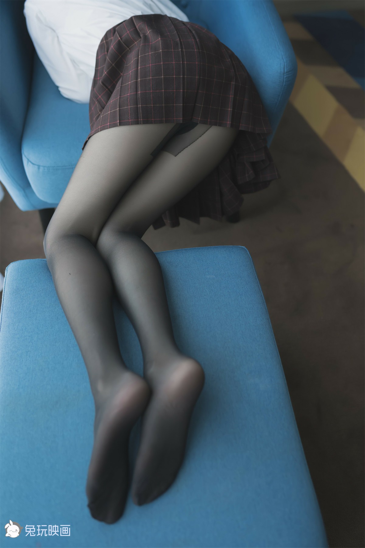 图片[30]-兔玩映画系列 Vol.051 蓝椅子上的黑丝少女_ – COSPLAY-瞬颜部落