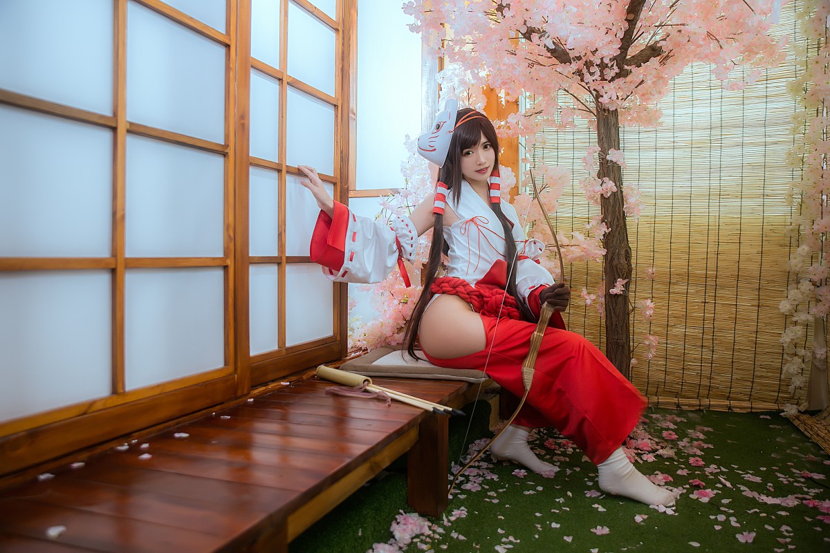 [Cosplay]鳗鱼霏儿 – 巫女 – COSPLAY-瞬颜部落