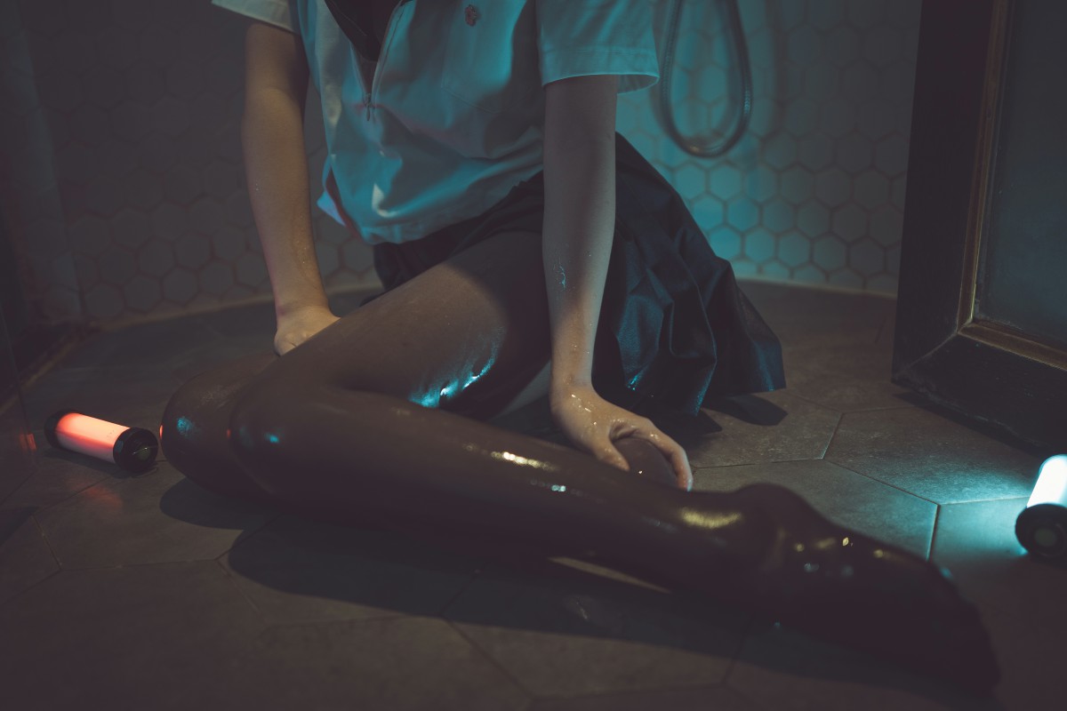 图片[14]-[Cosplay]面饼仙儿 – 脑内少女 浴缸黑丝 – COSPLAY-瞬颜部落