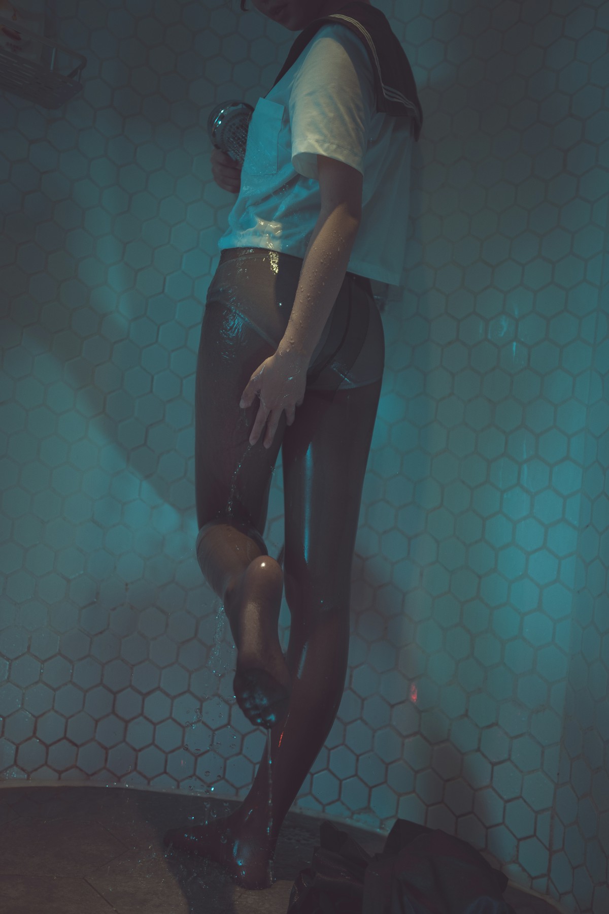 图片[21]-[Cosplay]面饼仙儿 – 脑内少女 浴缸黑丝 – COSPLAY-瞬颜部落