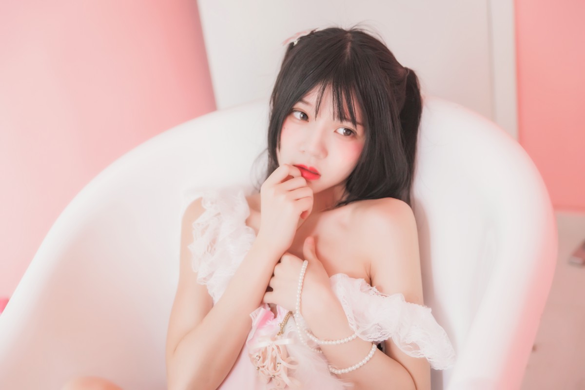 图片[14]-萝莉风COS 桜桃喵 –粉色浴缸 – COSPLAY-瞬颜部落