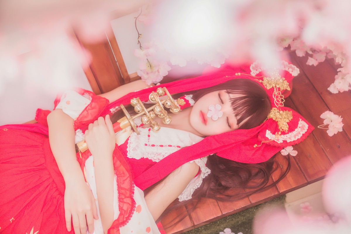 图片[38]-萝莉风COS 桜桃喵 – 灵梦 新年快乐 – COSPLAY-瞬颜部落