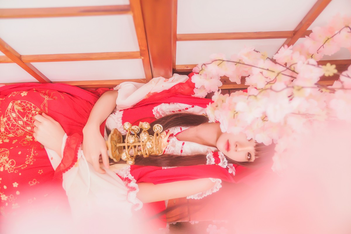 图片[43]-萝莉风COS 桜桃喵 – 灵梦 新年快乐 – COSPLAY-瞬颜部落