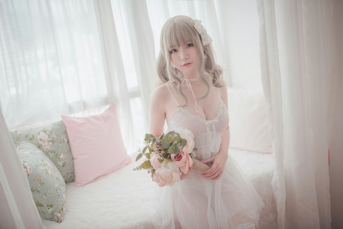 图片[4]-性感人气COSER Yoko宅夏Cos – 白色丝质连衣裙 – COSPLAY-瞬颜部落
