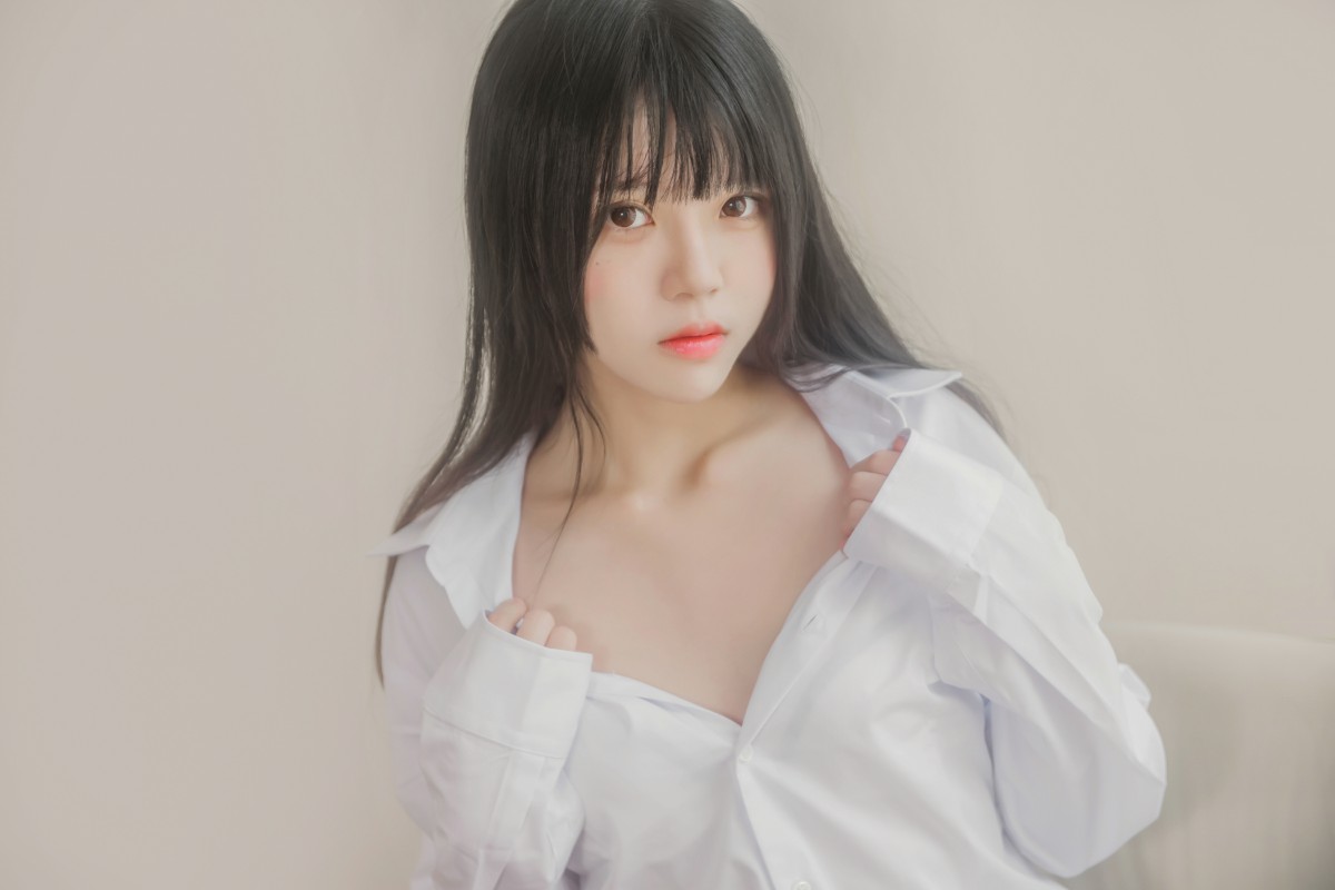 图片[2]-萝莉风COS 桜桃喵 – 白衬衫散发 – COSPLAY-瞬颜部落