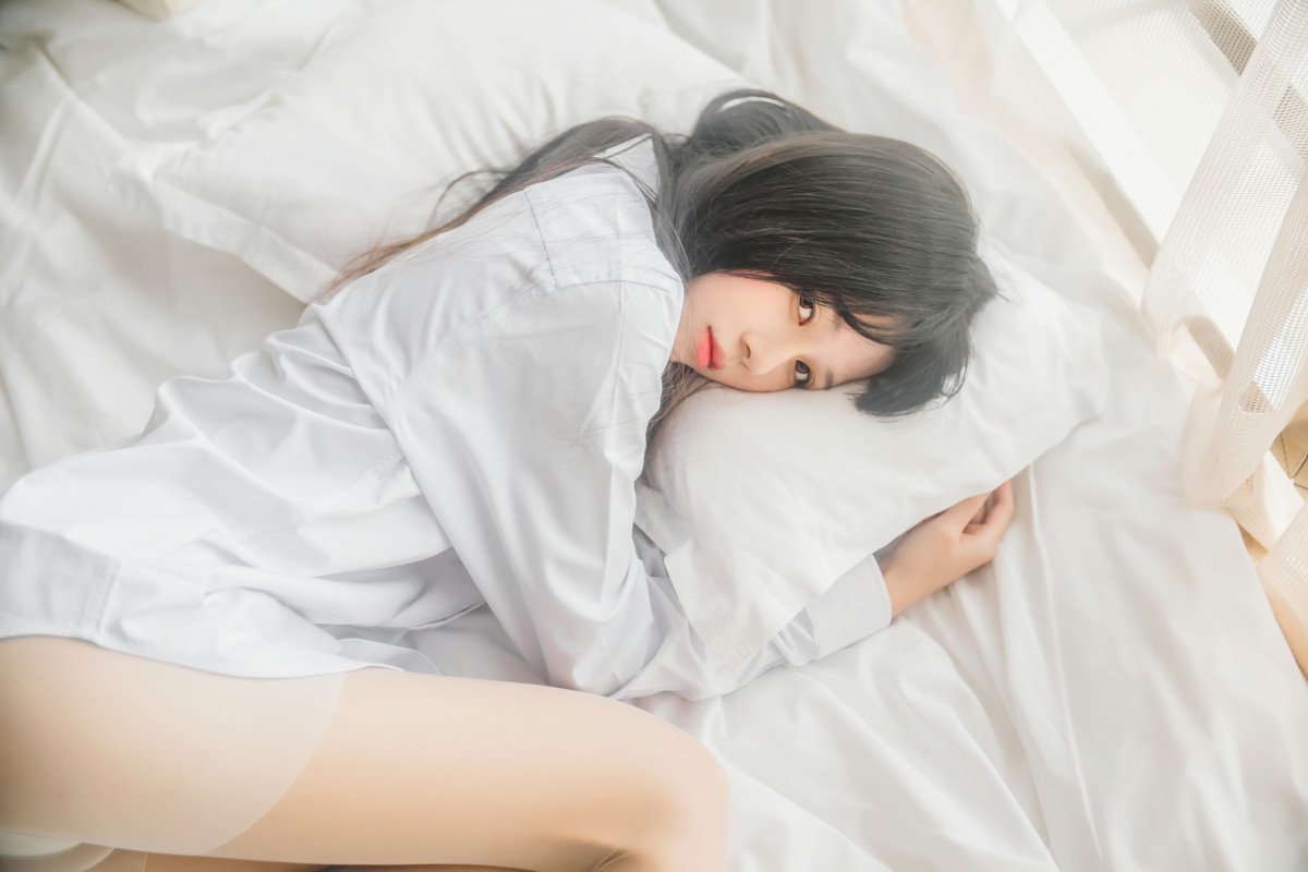 图片[13]-萝莉风COS 桜桃喵 – 白衬衫散发 – COSPLAY-瞬颜部落