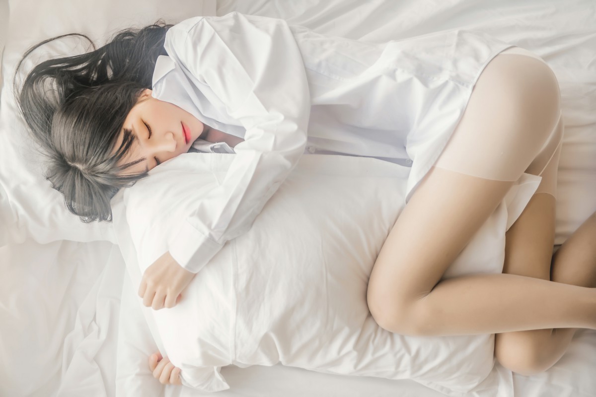 图片[24]-萝莉风COS 桜桃喵 – 白衬衫散发 – COSPLAY-瞬颜部落