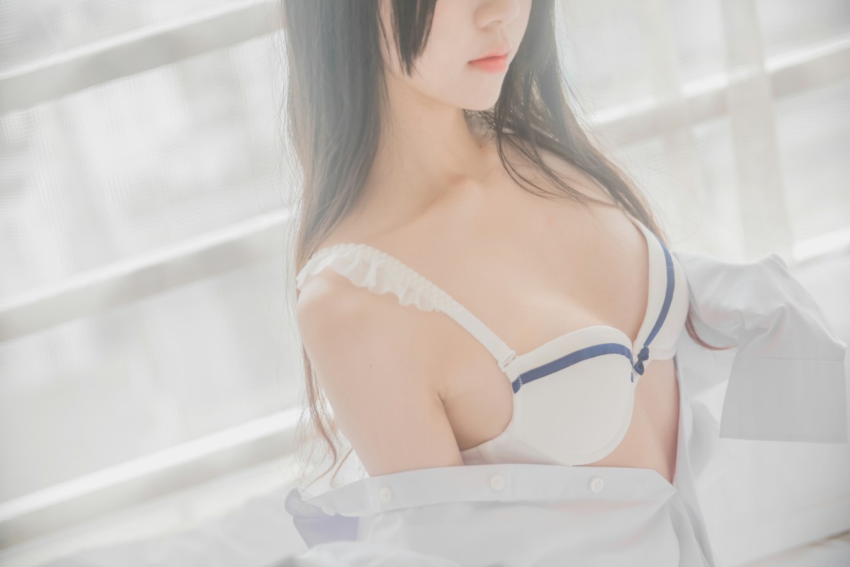 图片[35]-萝莉风COS 桜桃喵 – 白衬衫散发 – COSPLAY-瞬颜部落
