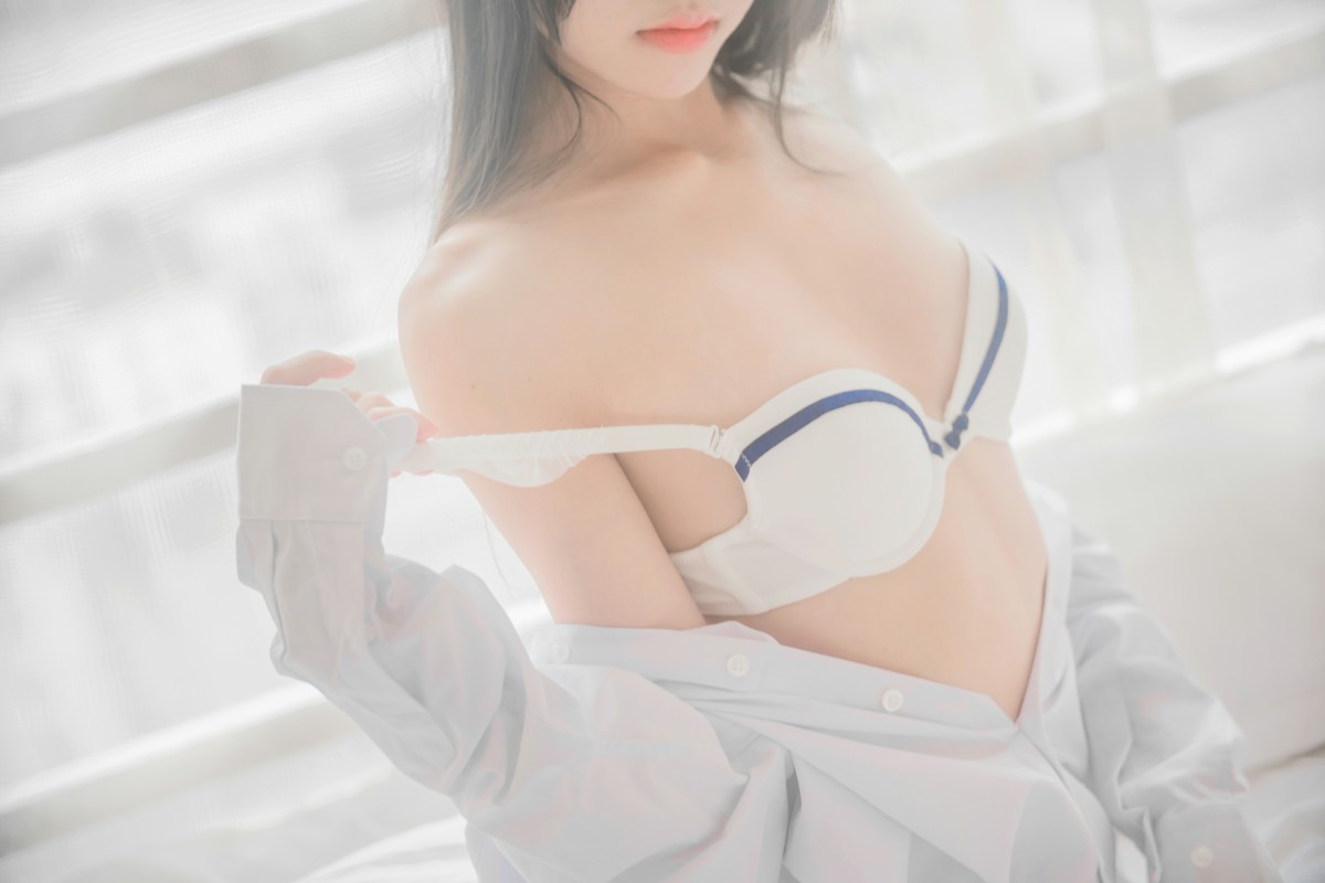 图片[37]-萝莉风COS 桜桃喵 – 白衬衫散发 – COSPLAY-瞬颜部落