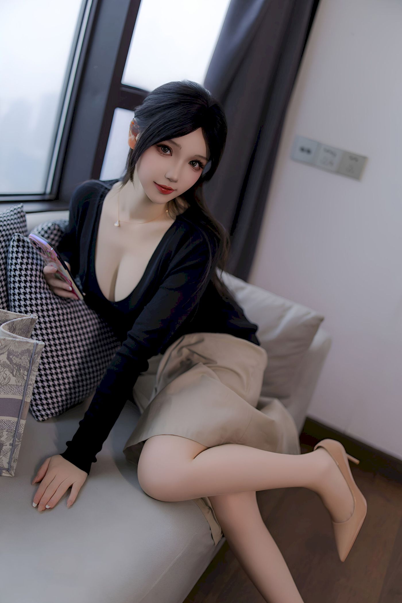 雪晴Astra丝足美腿职场大姐姐主题写真