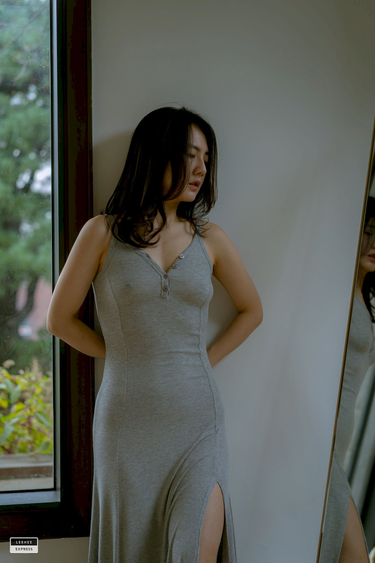 LEEHEE EXPRESS美女Ray毛衣长裙显姣好身材写真-御萝部落-瞬颜部落