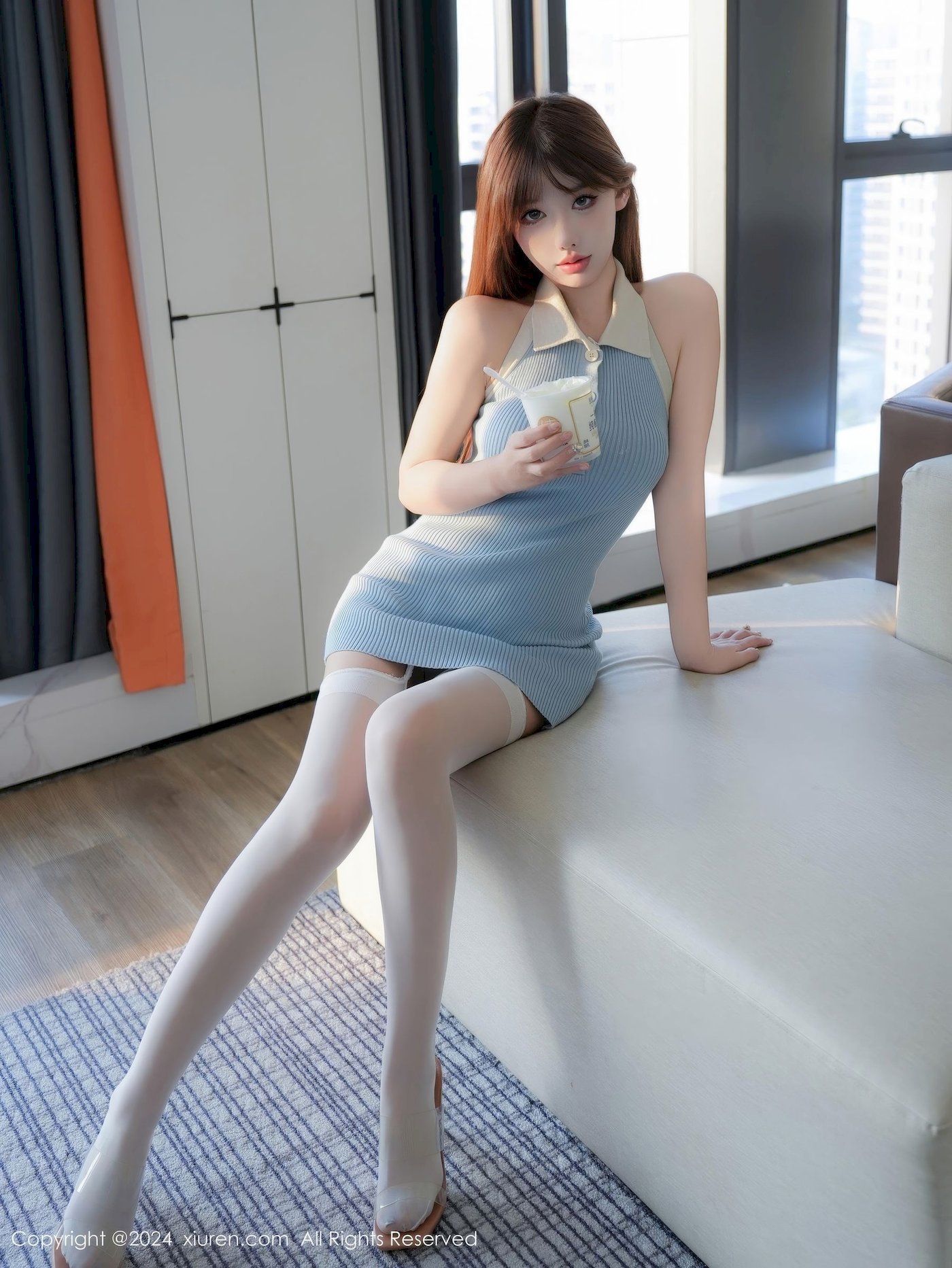 图片[7]-[XiuRen秀人网] No.9458 新人李金金 – 蓝色短裙+白色丝袜首套写真-瞬颜部落